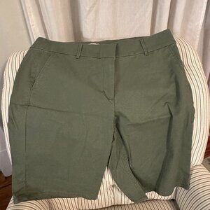 Loft Outlet Bermuda Shorts Size 16 - Olive Green